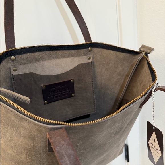 NWT Portland Leather Goods Tote in Dark Brown/Gray - Picture 8 of 8